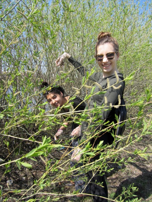 Hibih and Sophia from CRL in the bush. Lots of trash there...