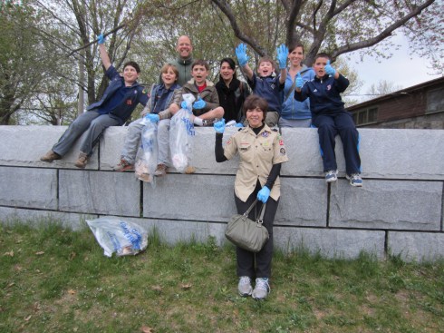 Cubs from Pack 56 cleaned up the park as they learned about good citizenship last Thursday. 